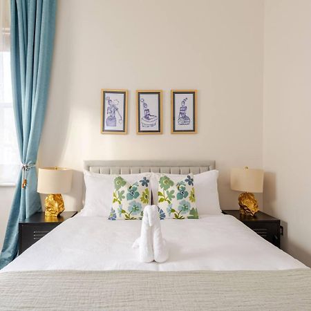Stylish Flat In Central Location With Free Parking Swindon Extérieur photo