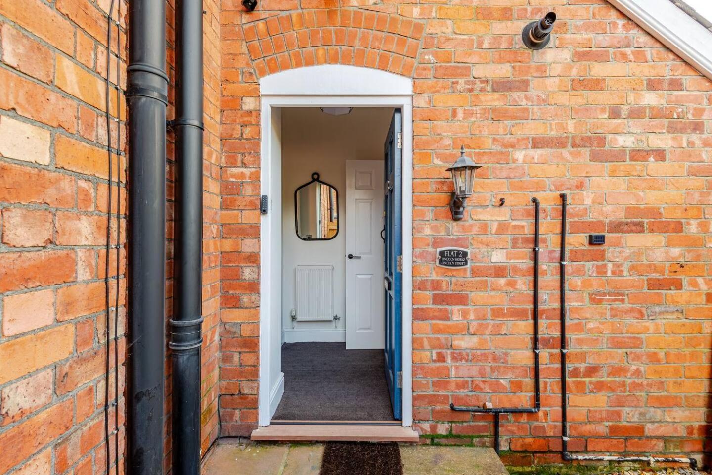 Stylish Flat In Central Location With Free Parking Swindon Extérieur photo